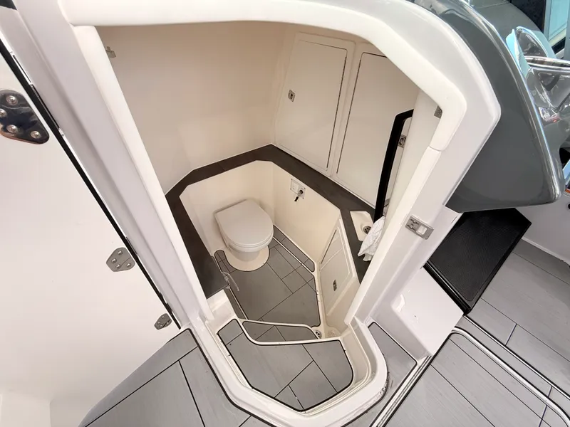 Slide: The Image of Aviara AV32 Outboard 2023 - 52