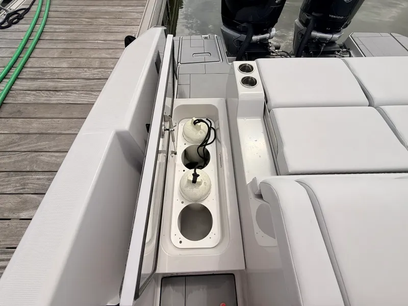Slide: The Image of Aviara AV32 Outboard 2023 - 27