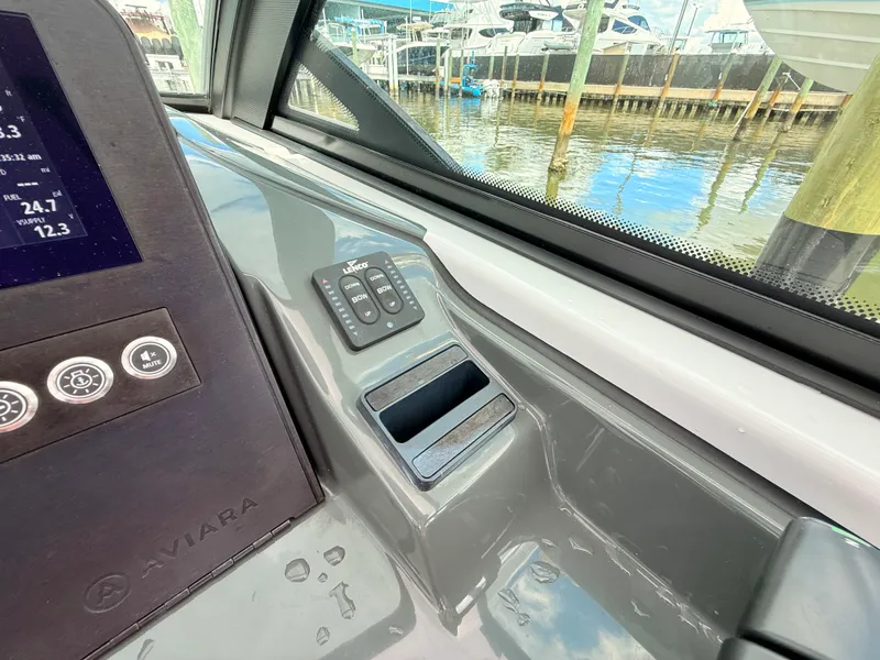 Slide: The Image of Aviara AV32 Outboard 2023 - 50