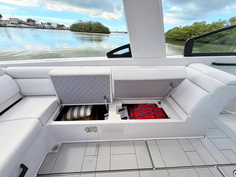 Slide: The Image of Aviara AV32 Outboard 2023 - 29
