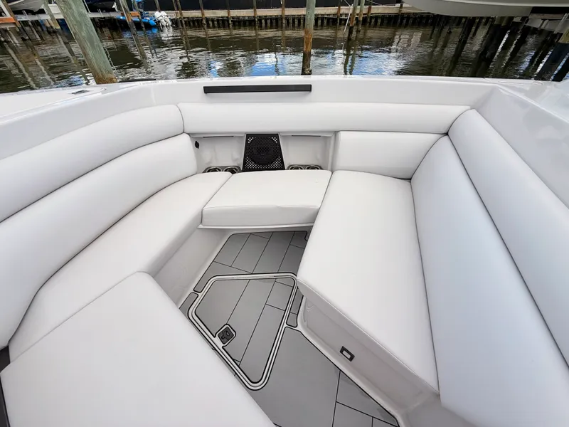 Slide: The Image of Aviara AV32 Outboard 2023 - 59