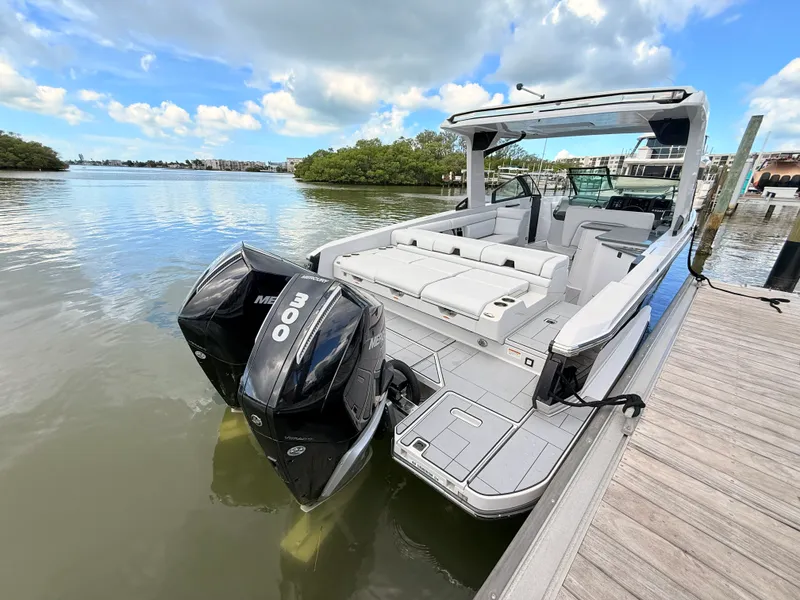 Slide: The Image of Aviara AV32 Outboard 2023 - 16