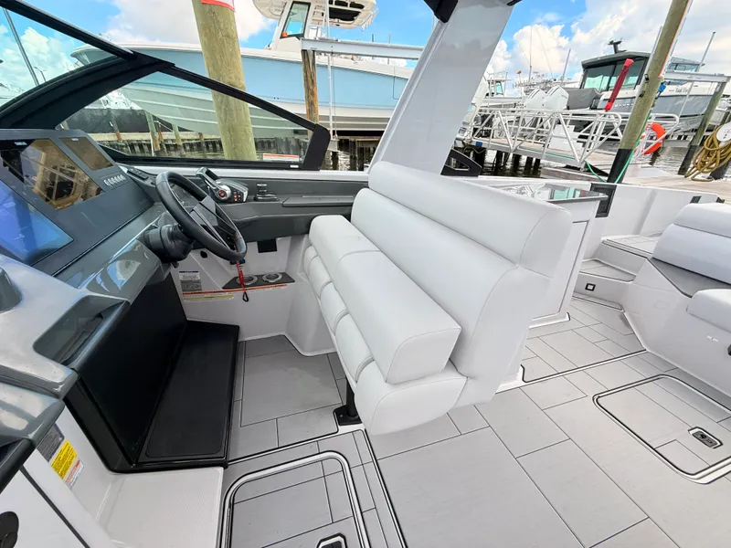 Slide: The Image of Aviara AV32 Outboard 2023 - 42