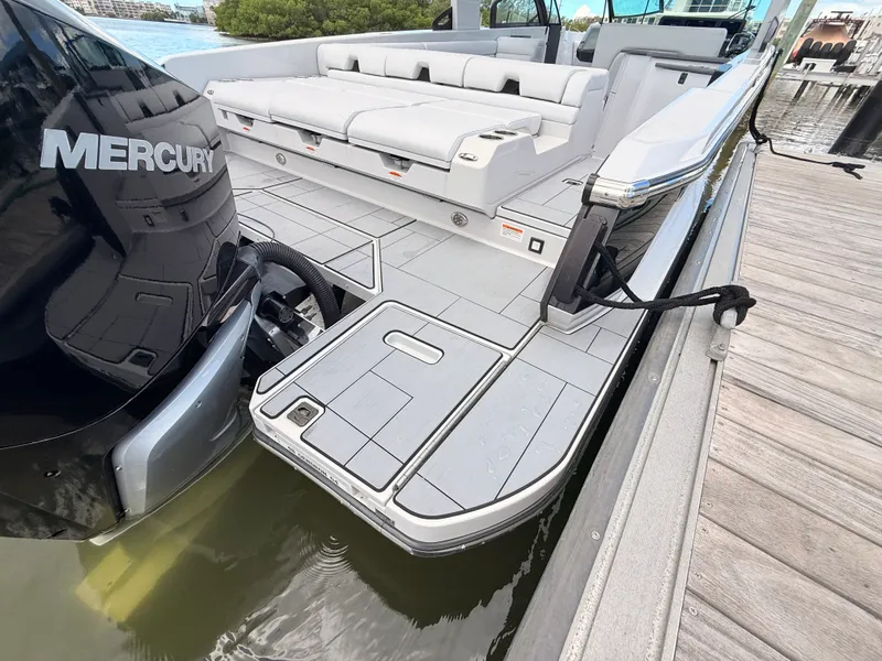 Slide: The Image of Aviara AV32 Outboard 2023 - 17