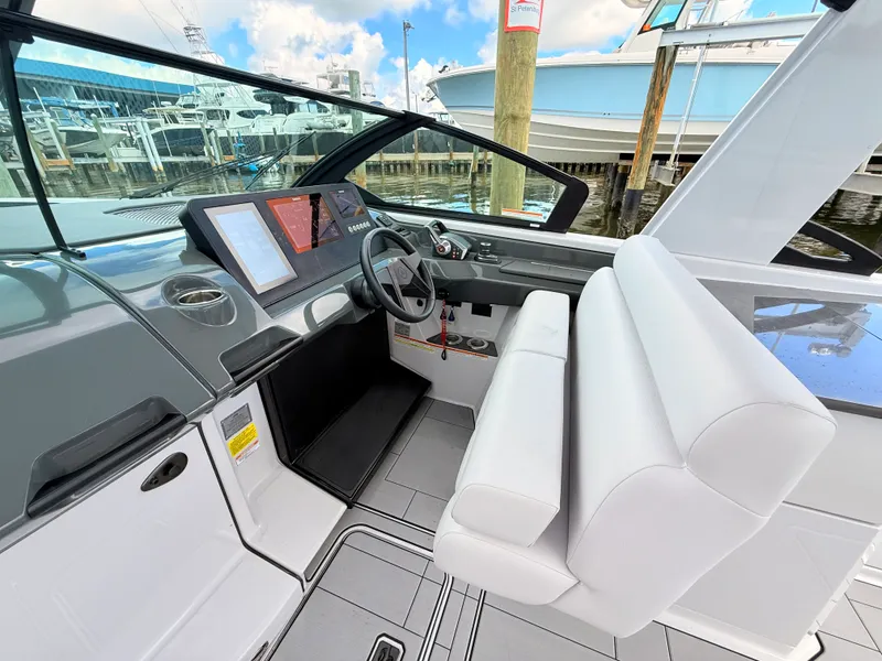 Slide: The Image of Aviara AV32 Outboard 2023 - 41