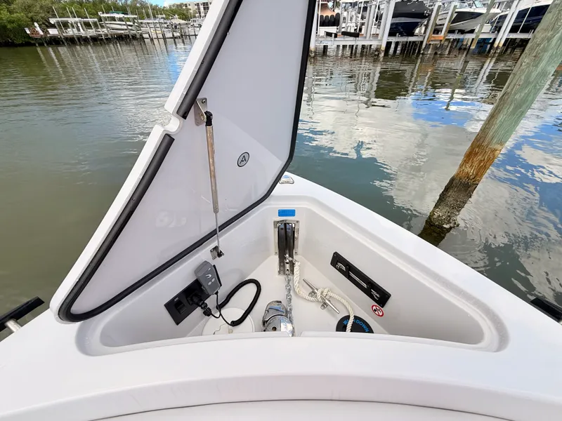 Slide: The Image of Aviara AV32 Outboard 2023 - 66