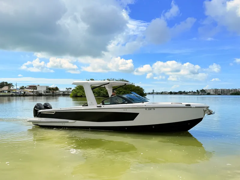 Slide: The Image of Aviara AV32 Outboard 2023 - 15