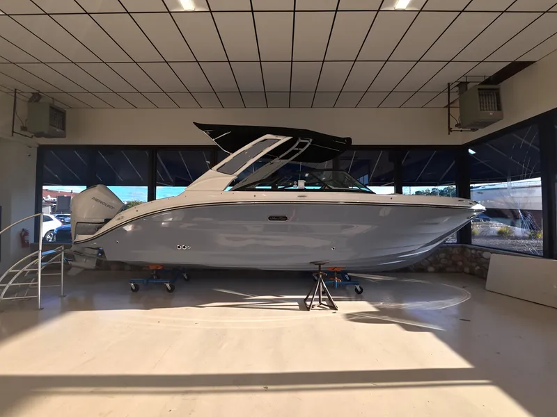 Slide: The Image of Sea Ray SDX 250 Outboard 2027 - 21