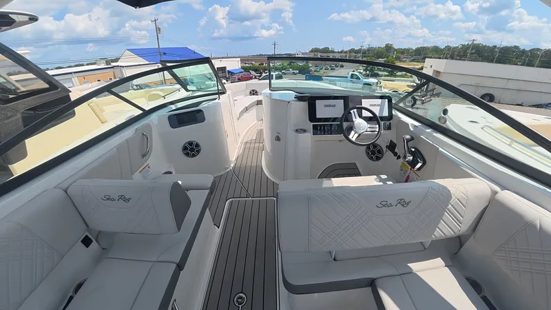 Slide: The Image of Sea Ray SDX 250 Outboard 2027 - 12