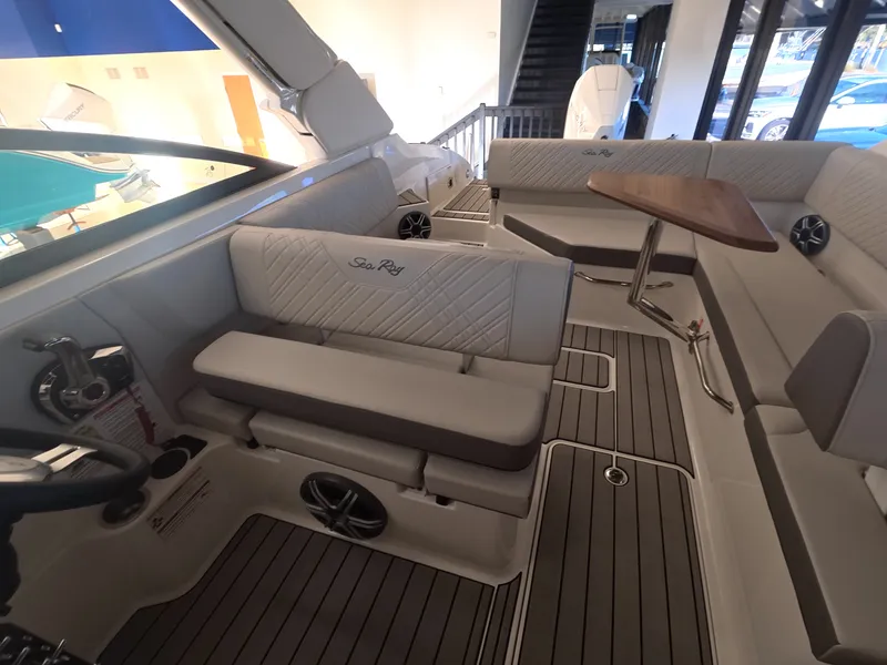 Slide: The Image of Sea Ray SDX 250 Outboard 2027 - 11