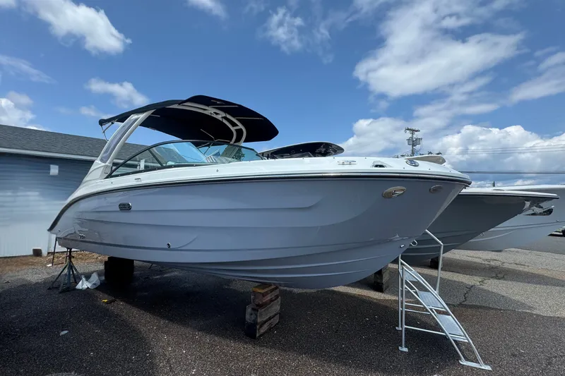 Slide: The Image of Sea Ray SDX 250 Outboard 2027 - 1