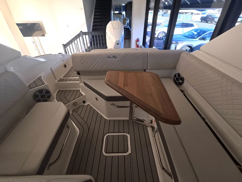 Slide: The Image of Sea Ray SDX 250 Outboard 2027 - 6