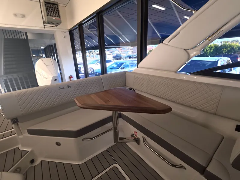 Slide: The Image of Sea Ray SDX 250 Outboard 2027 - 7
