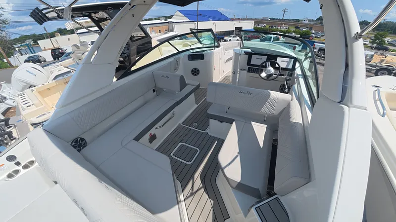 Slide: The Image of Sea Ray SDX 250 Outboard 2027 - 6