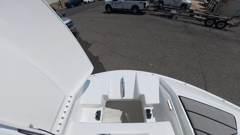 Slide: The Image of Sea Ray SDX 250 Outboard 2027 - 22