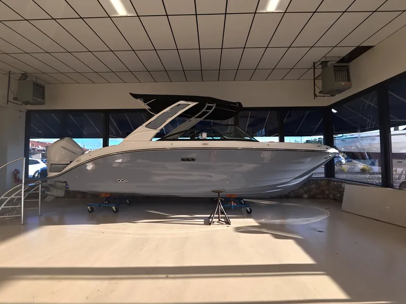 Slide: The Image of Sea Ray SDX 250 Outboard 2027 - 22