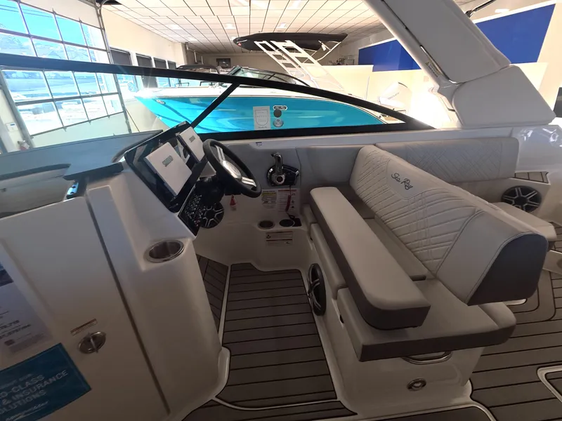 Slide: The Image of Sea Ray SDX 250 Outboard 2027 - 10