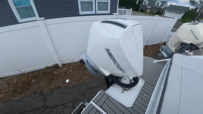Slide: The Image of Sea Ray SDX 250 Outboard 2027 - 2