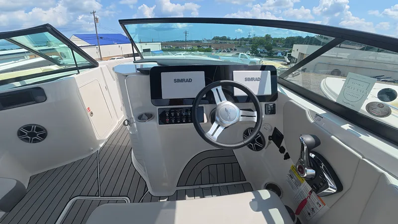 Slide: The Image of Sea Ray SDX 250 Outboard 2027 - 16