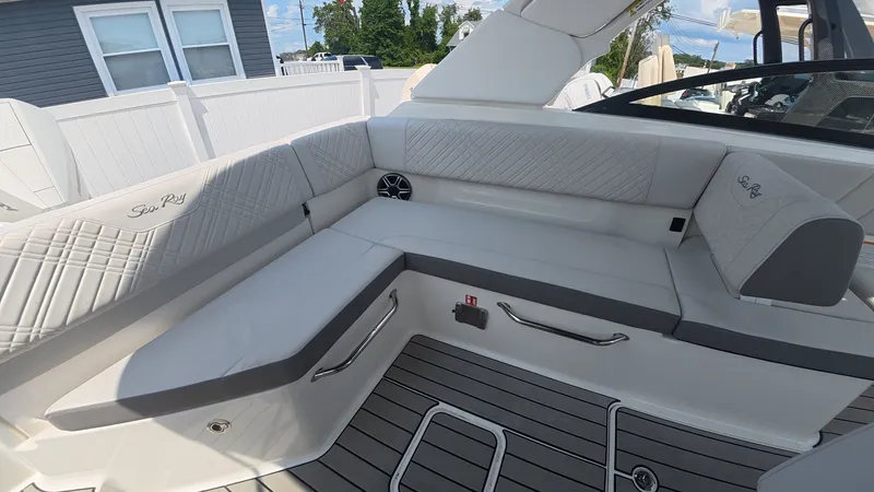 Slide: The Image of Sea Ray SDX 250 Outboard 2027 - 10