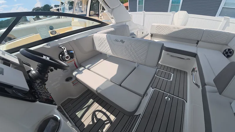Slide: The Image of Sea Ray SDX 250 Outboard 2027 - 15