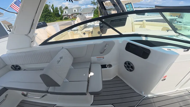 Slide: The Image of Sea Ray SDX 250 Outboard 2027 - 14