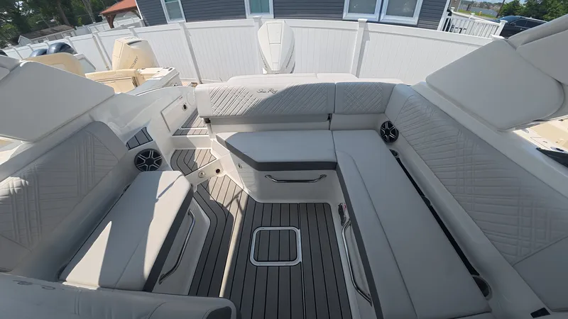 Slide: The Image of Sea Ray SDX 250 Outboard 2027 - 8