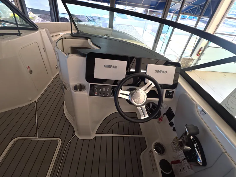 Slide: The Image of Sea Ray SDX 250 Outboard 2027 - 12