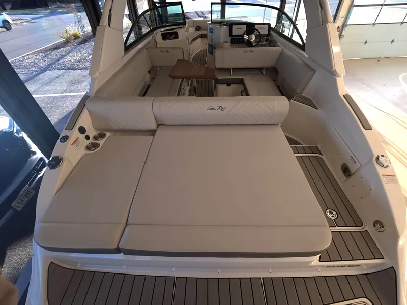 Slide: The Image of Sea Ray SDX 250 Outboard 2027 - 3