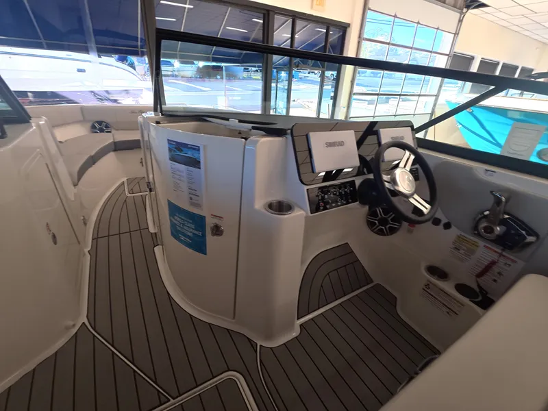 Slide: The Image of Sea Ray SDX 250 Outboard 2027 - 13