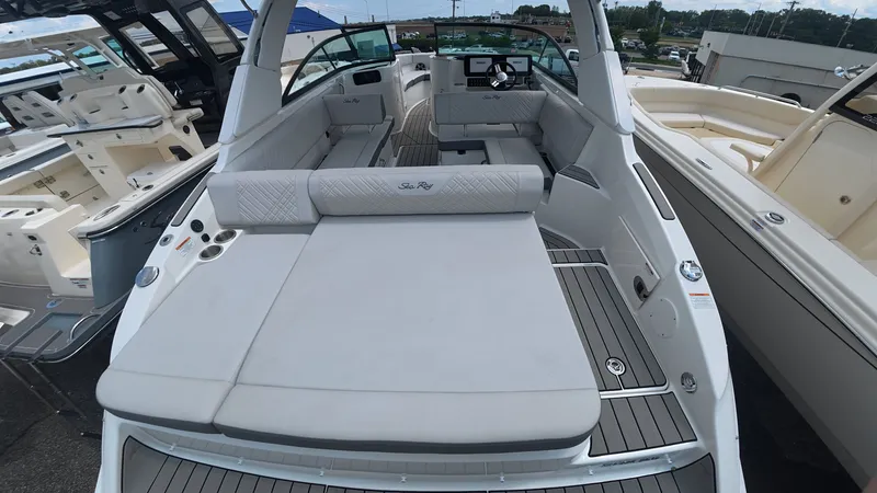 Slide: The Image of Sea Ray SDX 250 Outboard 2027 - 4