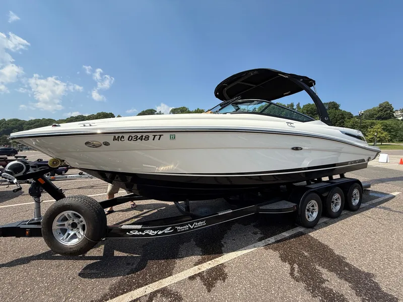 Slide: The Image of Sea Ray SLX 250 2016 - 21