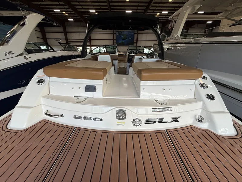 Slide: The Image of Sea Ray SLX 250 2016 - 19