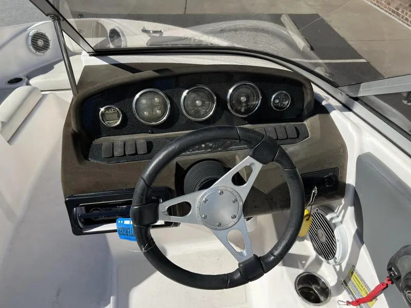 Slide: The Image of Regal 1900 w/Mercruiser 4.3L & Trailer 2012 - 15