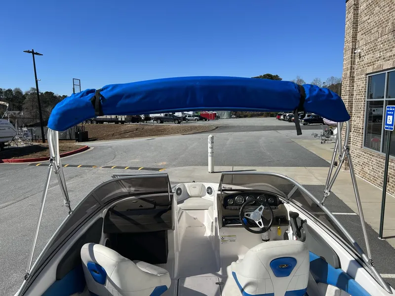 Slide: The Image of Regal 1900 w/Mercruiser 4.3L & Trailer 2012 - 17