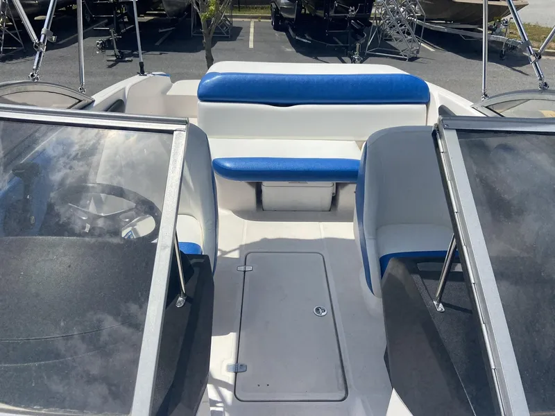 Slide: The Image of Regal 1900 w/Mercruiser 4.3L & Trailer 2012 - 21