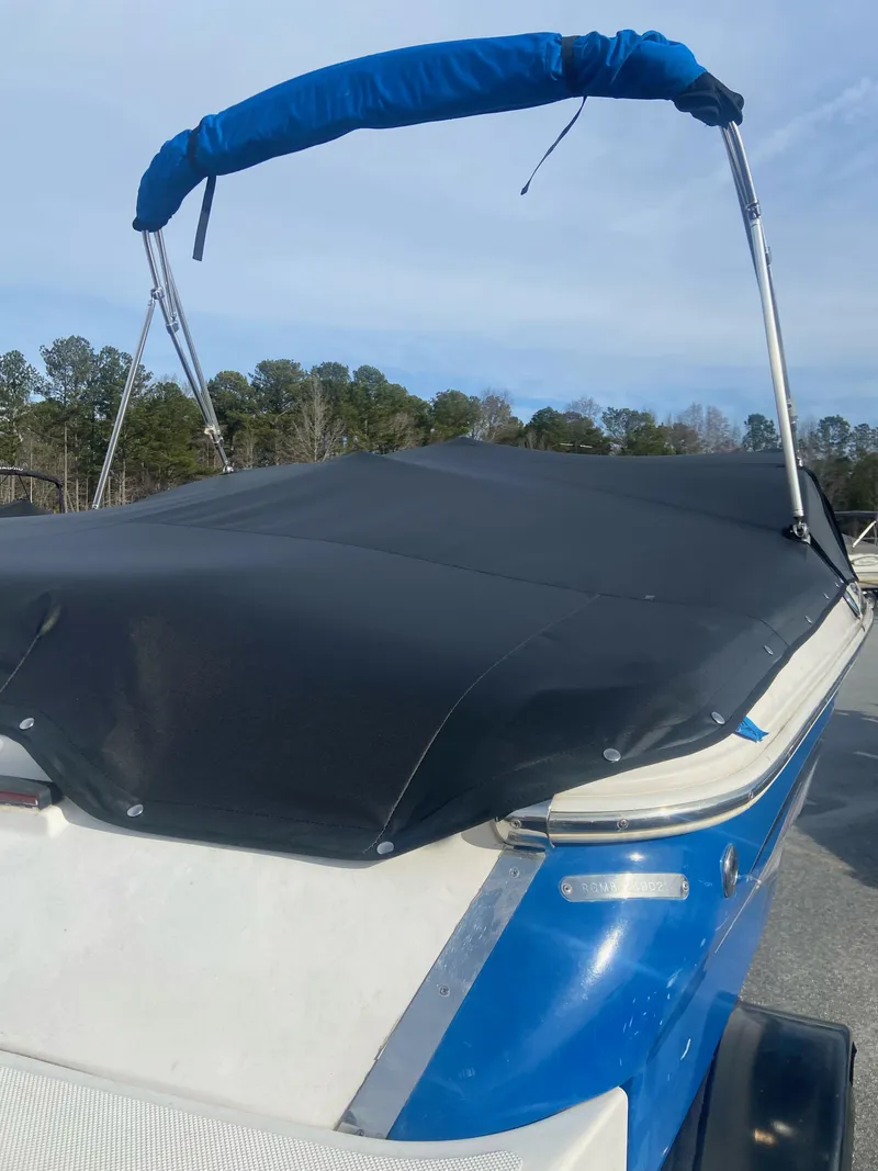 Slide: The Image of Regal 1900 w/Mercruiser 4.3L & Trailer 2012 - 26