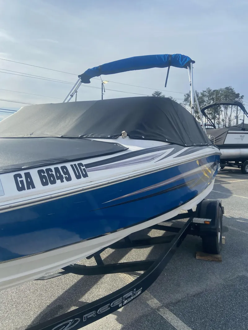 Slide: The Image of Regal 1900 w/Mercruiser 4.3L & Trailer 2012 - 27