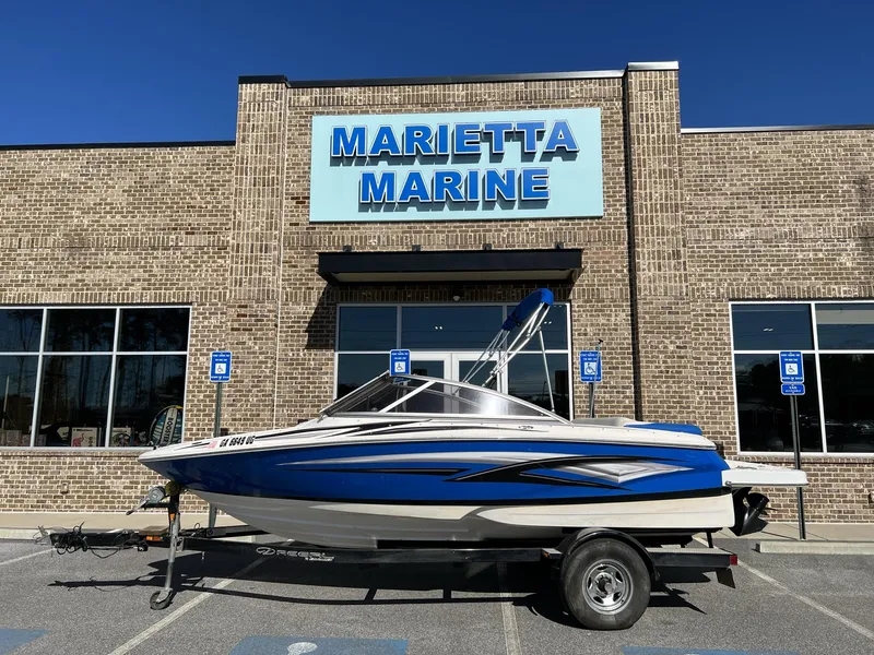 The Image of Regal 1900 w/Mercruiser 4.3L & Trailer Included 2012 - 1