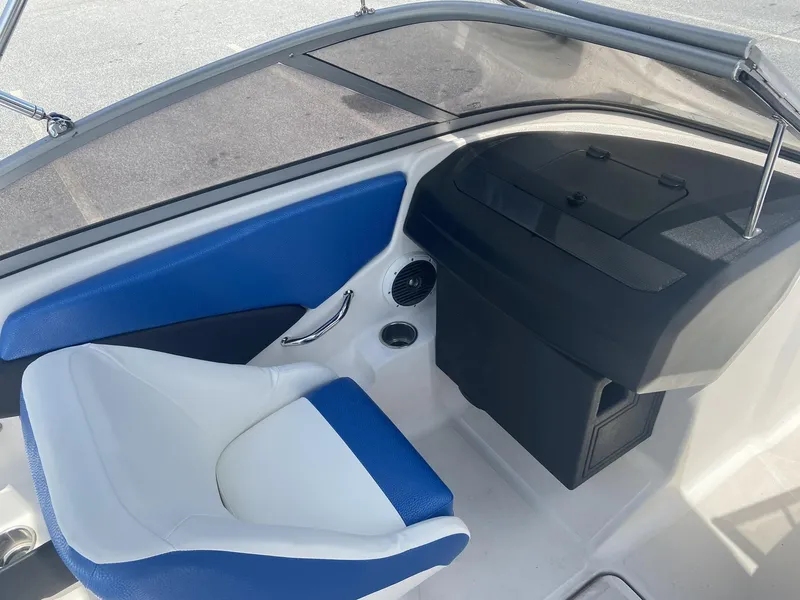 Slide: The Image of Regal 1900 w/Mercruiser 4.3L & Trailer Included 2012 - 4
