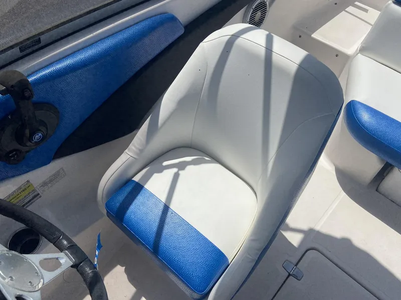 Slide: The Image of Regal 1900 w/Mercruiser 4.3L & Trailer Included 2012 - 9