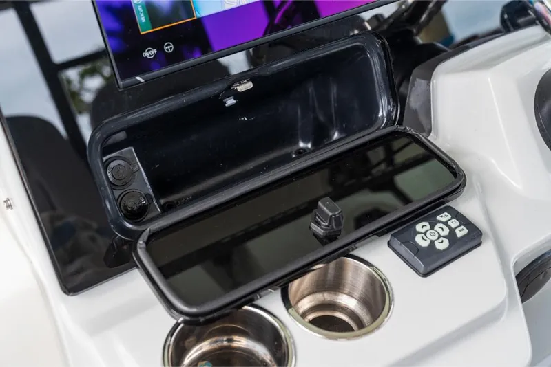 Slide: The Image of Boston Whaler 360 Outrage 2023 - 115