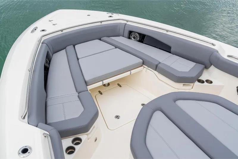 Slide: The Image of Boston Whaler 360 Outrage 2023 - 117