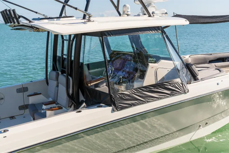 Slide: The Image of Boston Whaler 360 Outrage 2023 - 155