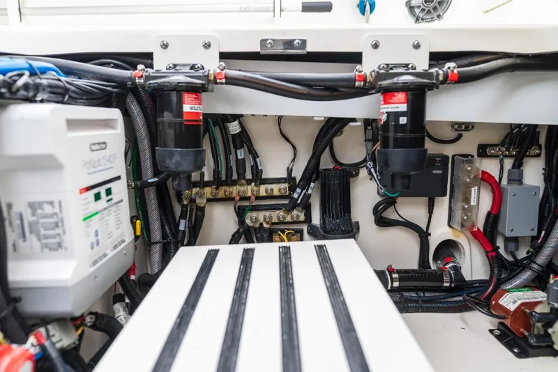 Slide: The Image of Boston Whaler 360 Outrage 2023 - 77