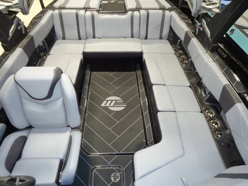 Slide: The Image of Malibu Boats 23 LSV 2025 - 2