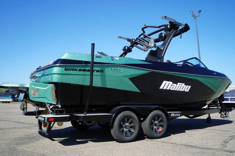 Slide: The Image of Malibu Boats 23 LSV 2025 - 15