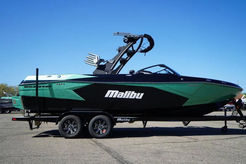 The Image of Malibu Boats 23 LSV 2025 - 0