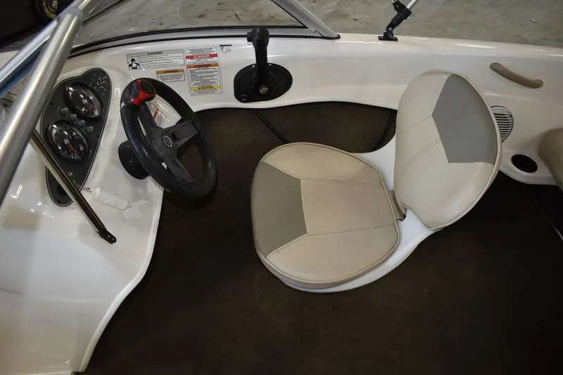 Slide: The Image of Bayliner 160 Bowrider 2016 - 18