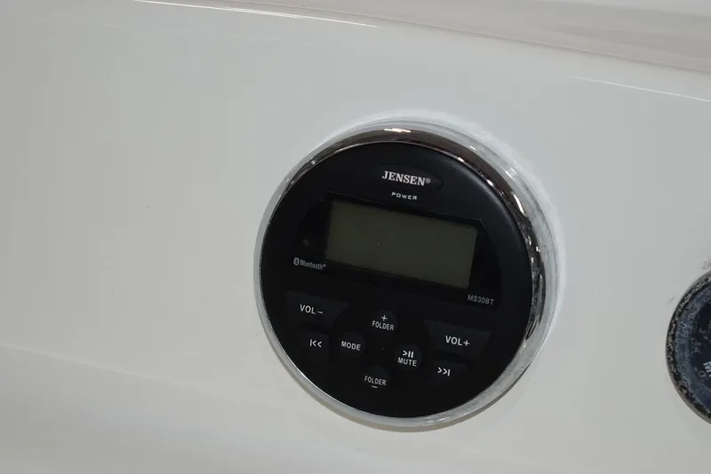 Slide: The Image of Bayliner 160 Bowrider 2016 - 22